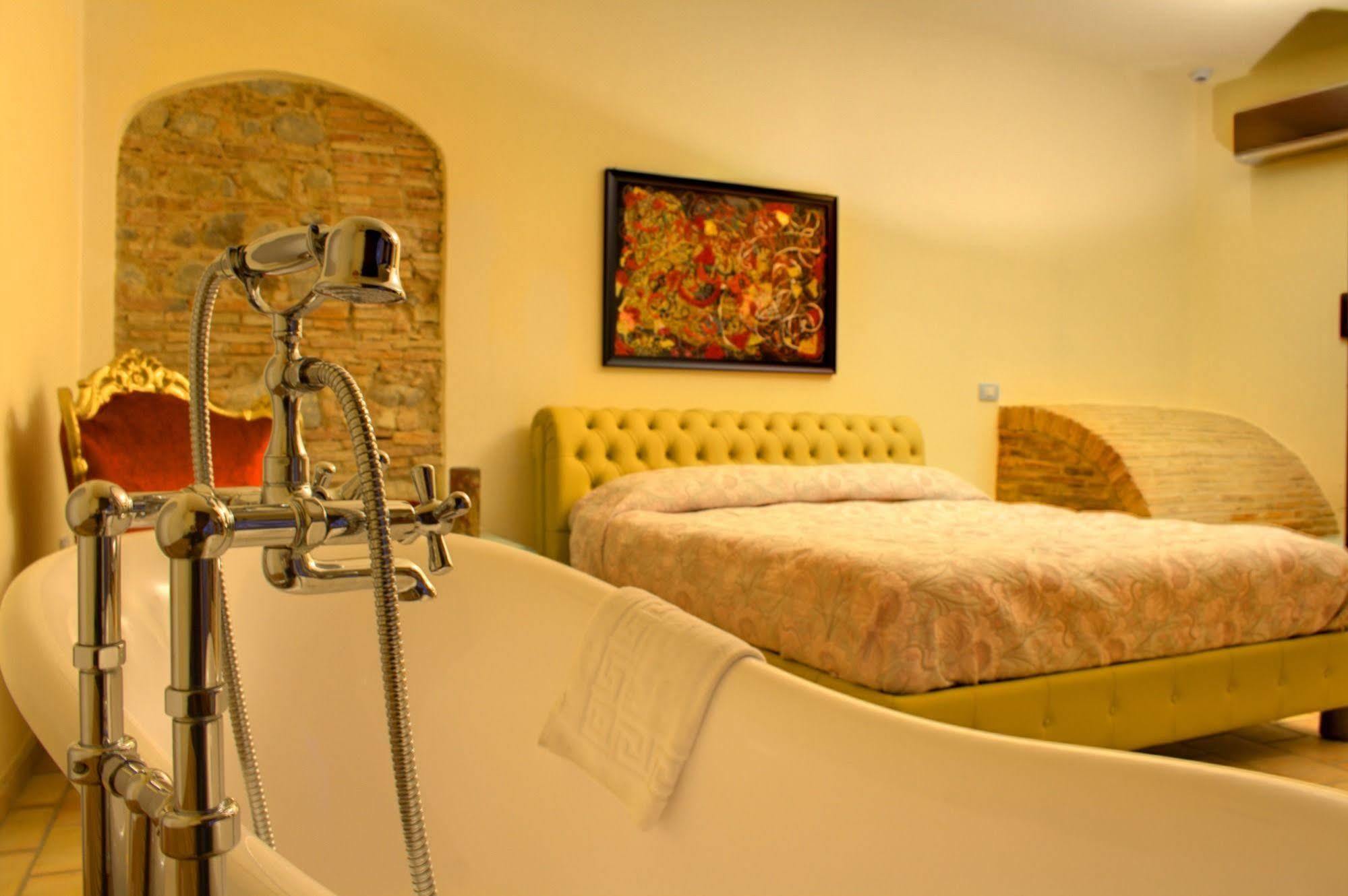 Palazzo Castriota B&B Корильяно-Калабро Экстерьер фото