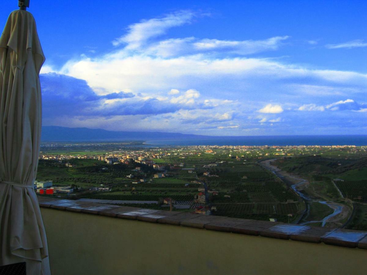 Palazzo Castriota B&B Корильяно-Калабро Экстерьер фото